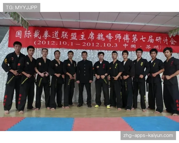 顶级武道馆教练发力动作的纠正：他是如何通过动力链传递势能的（479 ）